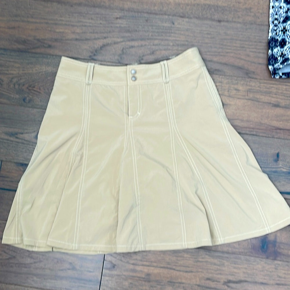 Lightweight skort